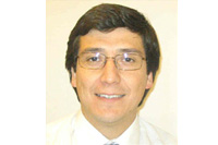 Ex-alumno destacado: Claudio Robles, Enfermero Matrón UC